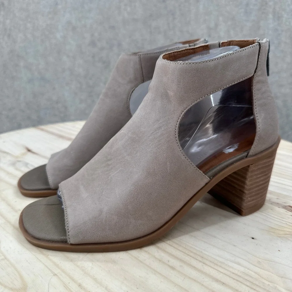 Lucky Brand Tarrinax Booties Women 8M Grey Leather Cutout Open Toe Stacked Heel